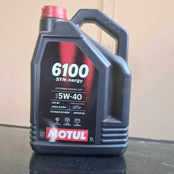 Motul 6100 SYN-nergy 5W-40 engine oil 5L