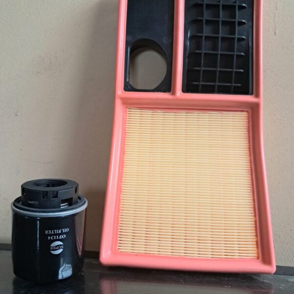 VW Polo Vivo 1.4 1.6 Sakura service kit air and oil filters